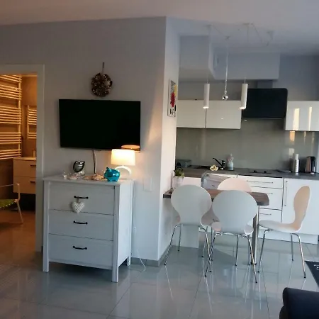 شقة Gracja Horyzont-apartament Z Parkingiem مينززدرويه